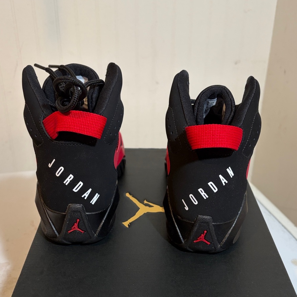 Jordan Lift off (GS) Black/Red Size 5Y. AR6346-002 - Picture 4 of 10